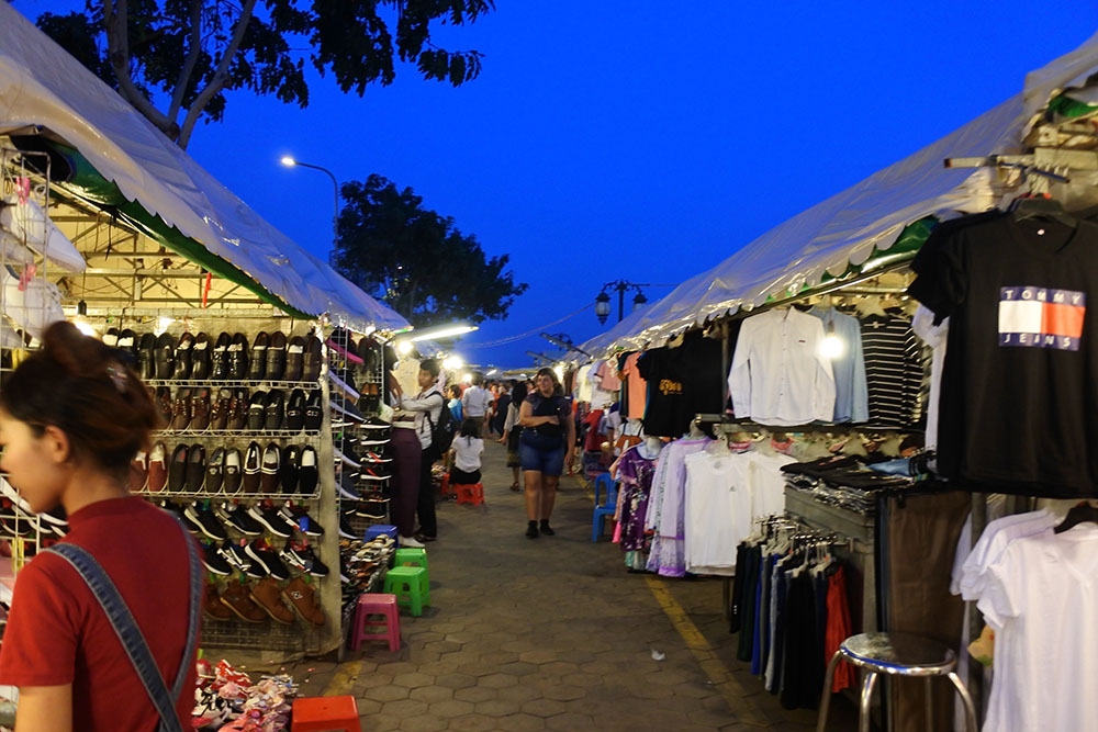 PHNOM PENH NIGHT MARKET