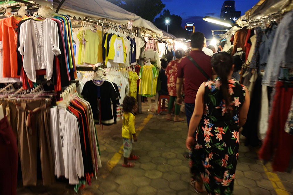 PHNOM PENH NIGHT MARKET