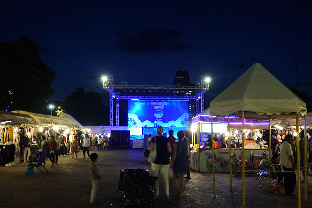 PHNOM PENH NIGHT MARKET