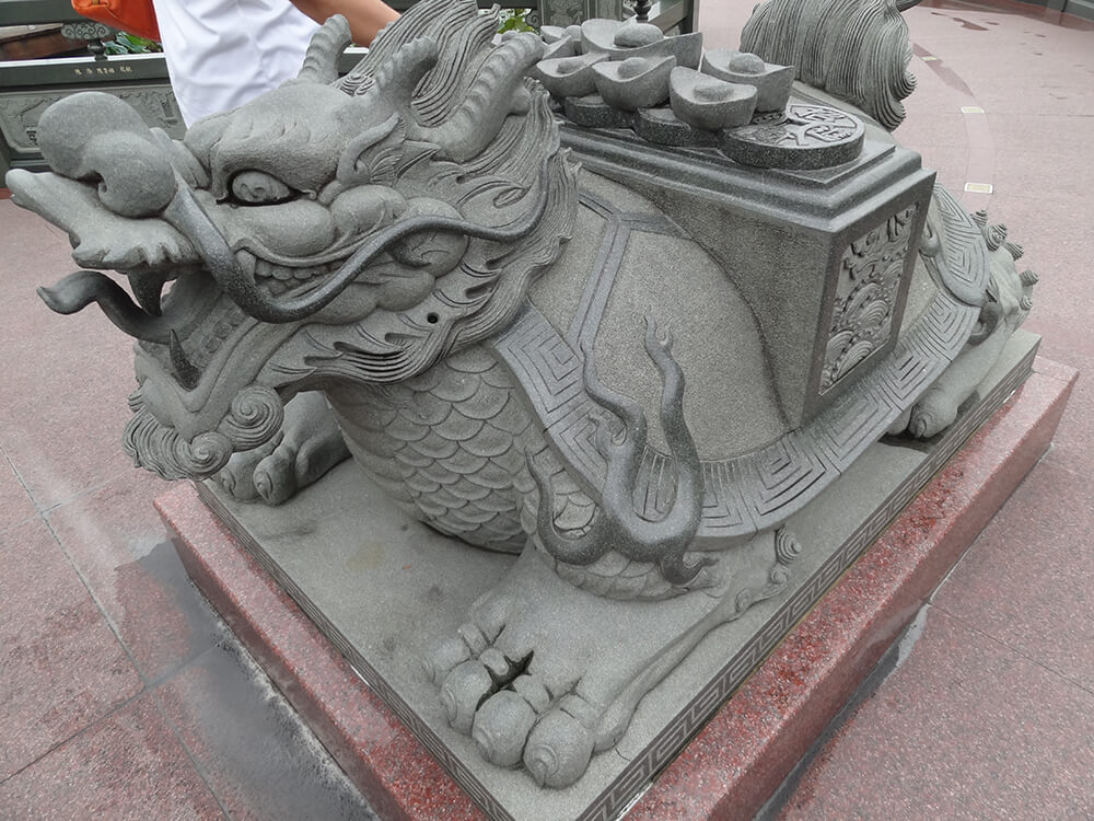 龍頭龜背麒麟腳