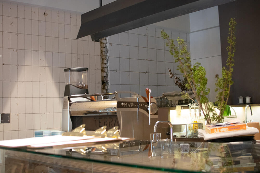 Terra Coffee 德樂咖啡 店内の様子(カウンター)