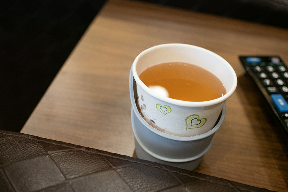 マッサージ中に出されるお茶